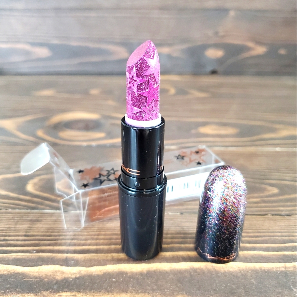 MAC Kissing Stars Lipstick - Starstruck